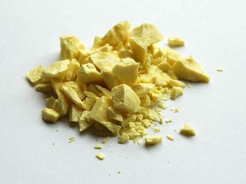 https://en.wikipedia.org/wiki/File:Sulfur-sample.jpg